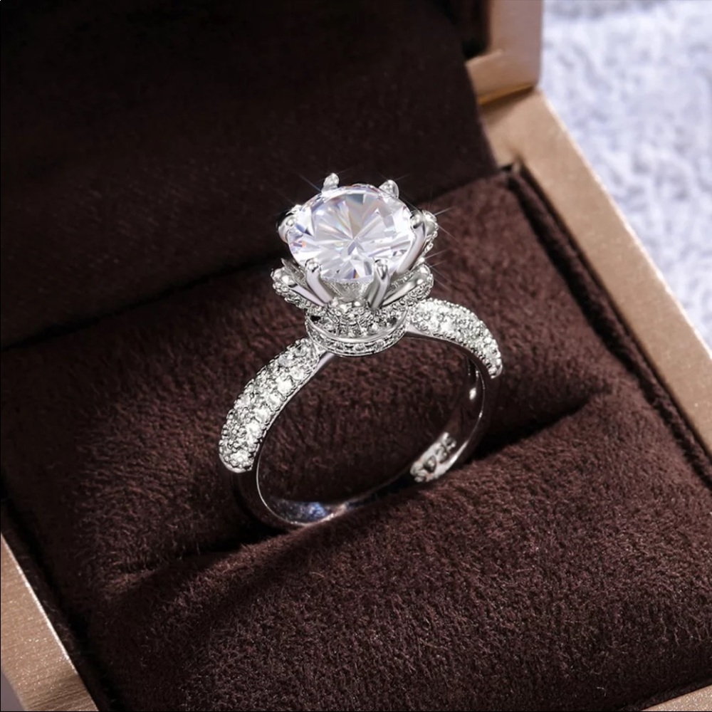 ENGAGEMENT 925 STERLING SILVER DIAMOND FLOWERED RING - Picture 3 of 4